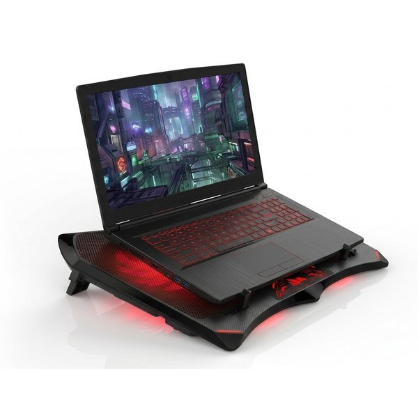 Base refrigeradora Sveon SGM520 con portátil gaming sobre escritorio